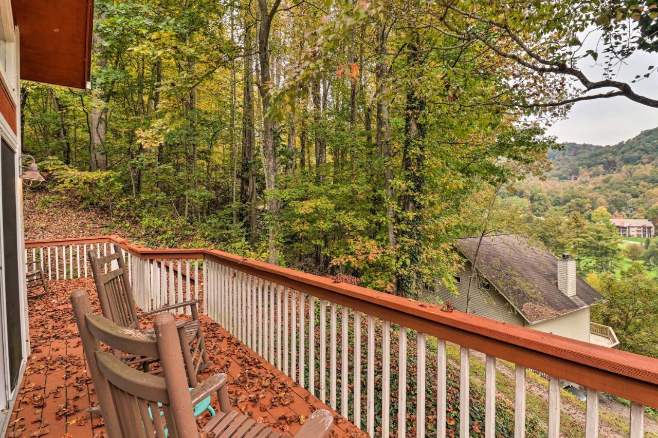 Vila Rustic Red Cabin With Deck In Maggie Valley Club! Exteriér fotografie